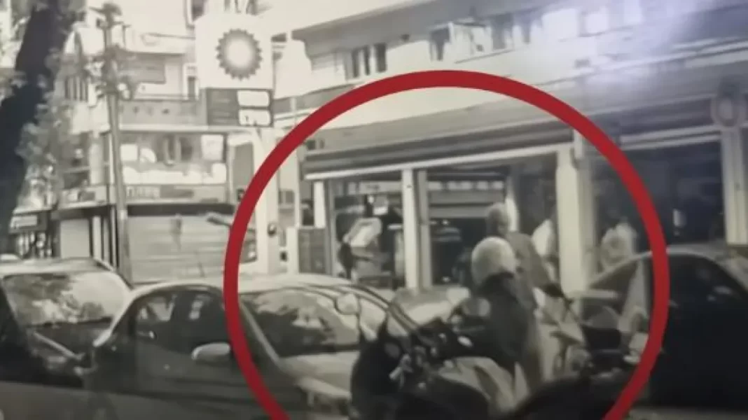 Δημοτικοί αστυνομικοί δέχτηκαν επίθεση για μια κλήση – 62χρονος τους εξύβρισε και τους χτύπησε με το αυτοκίνητο