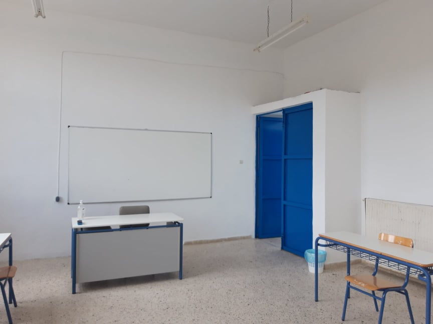 Ηράκλειο: Κόλλησαν τις κλειδαριές Γυμνασίου μπλοκάροντας την είσοδο σε μαθητές