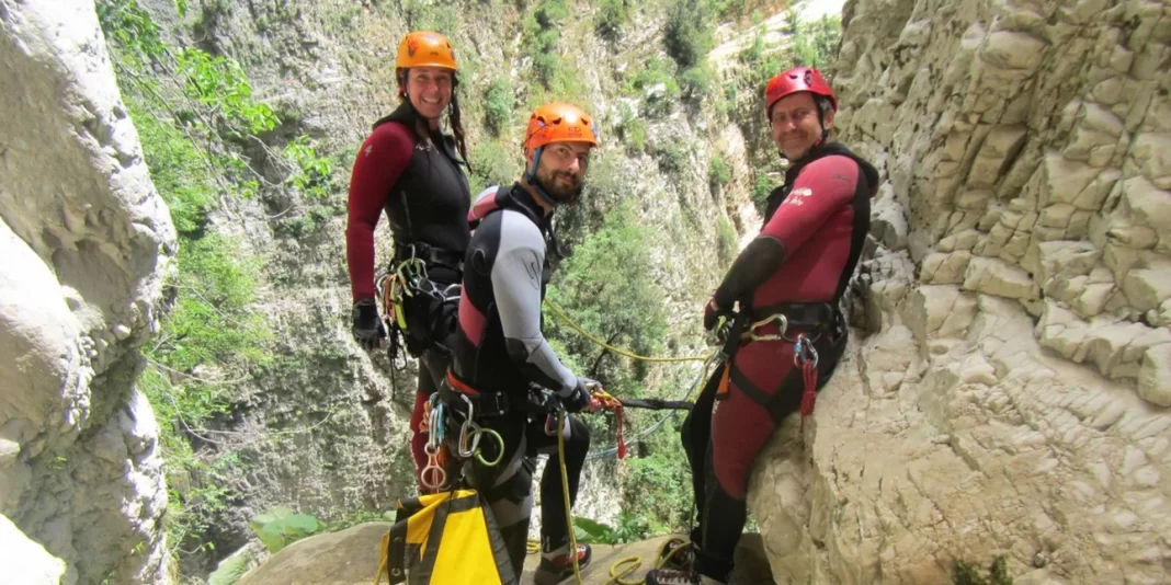 «Η Ελλάδα είναι ο παράδεισος του canyoning» -Τι αποκαλύπτει Τσέχος που έχει επισκεφτεί 220 φαράγγια σε 21 χώρες