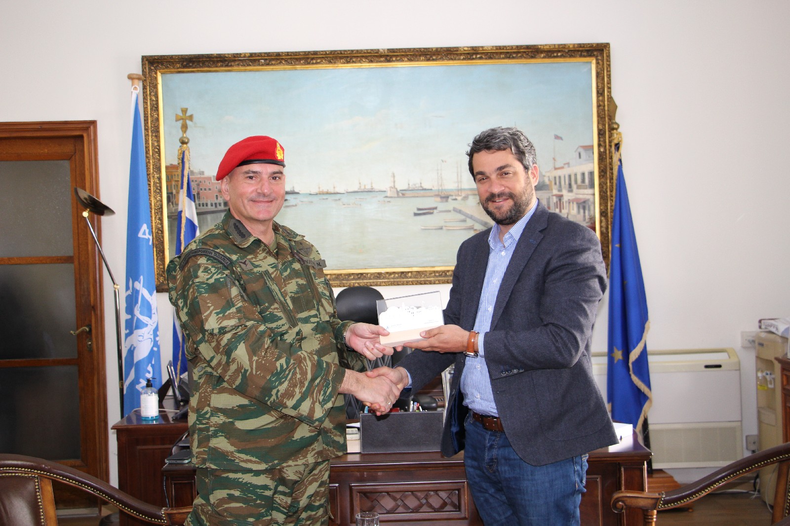 Με τον Δήμαρχο Χανίων συναντήθηκε ο νέος Διοικητής της V Μεραρχίας Κρητών