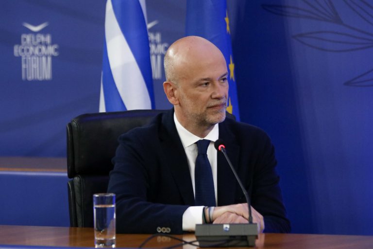 Ρέτσος: Πάνω από 18,2 δισ. αναμένεται να φέρει φέτος ο ελληνικός τουρισμός