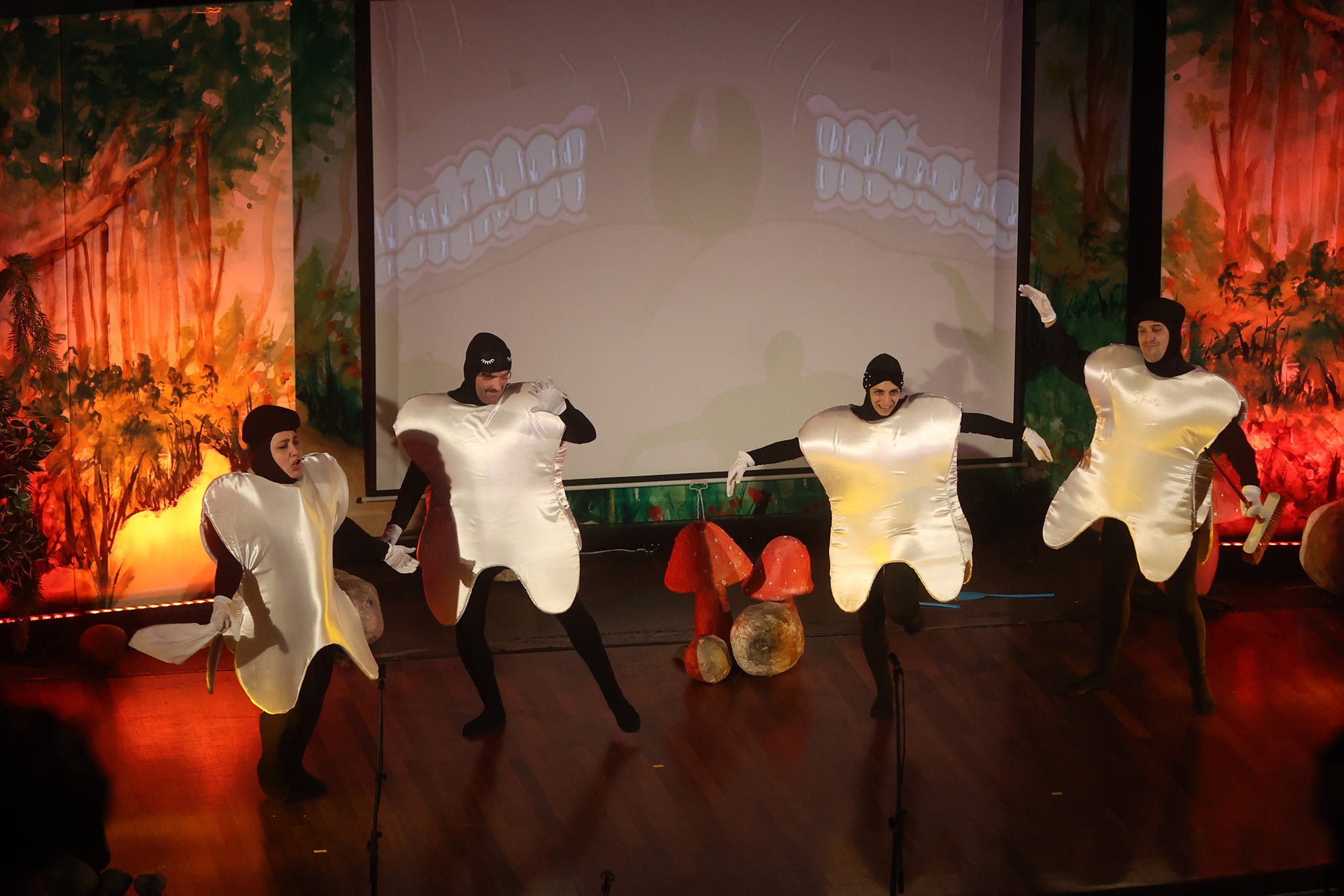 «Ο Γιατρός ο Κάστορας των Δοντιών ο Μάστορας» σε Ανώγεια και Πέραμα