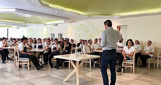 Θερμή υποδοχή του Λ. Αυγενάκη στο Γάζι -Επισκέψεις και σε ξενοδοχειακές μονάδες