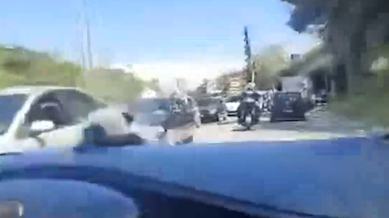 Η μεταφορά στο νοσοκομείο της 2χρονης που έριξε καυστικό υγρό στα μάτια της