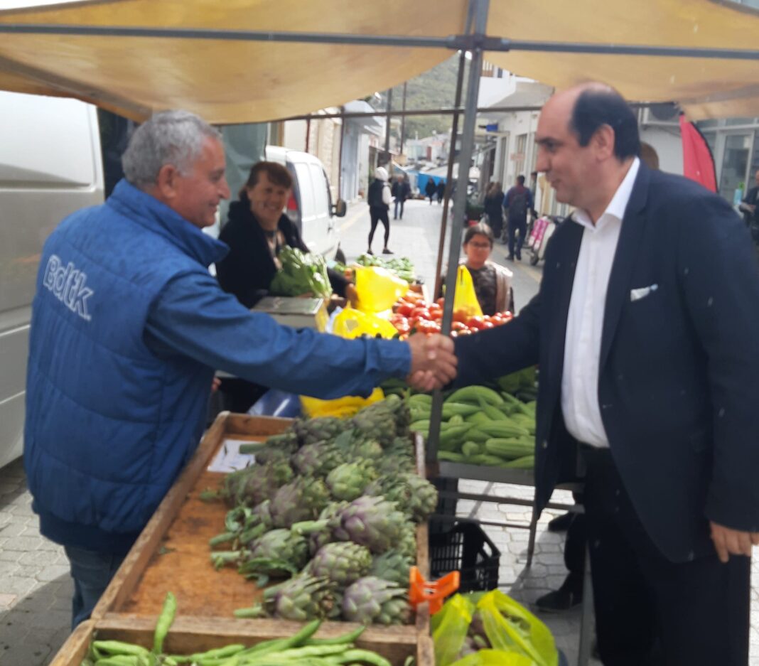 Στο παζάρι στον Πύργο Μονοφατσίου ο Γιώργος Επιτροπάκης