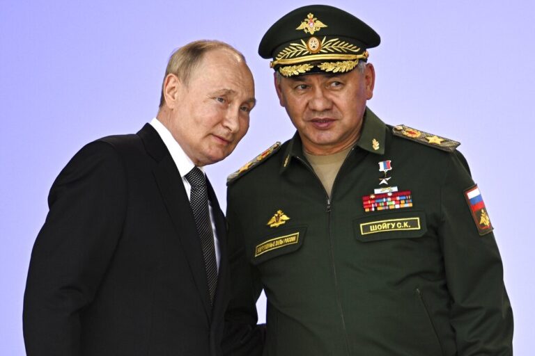 Ρωσία: Υπέγραψε ο Πούτιν για την αποχώρηση από τη Συνθήκη Συμβατικών Ενόπλων Δυνάμεων