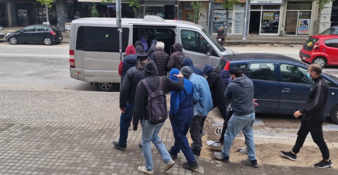 Θεσσαλονίκη: Στη φυλακή 9 από τους 10 κατηγορούμενους για κύκλωμα κοκαΐνης