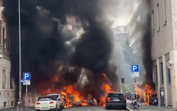 Ισχυρή έκρηξη στο Μιλάνο – Βίντεο σοκ με αυτοκίνητα τυλιγμένα στις φλόγες