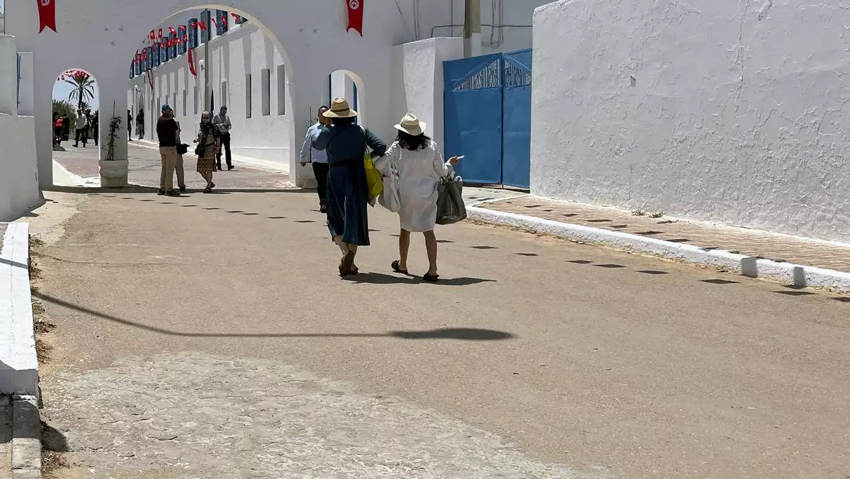 Τυνησία: Μακελειό κοντά σε συναγωγή με τέσσερις νεκρούς και εννέα τραυματίες – Πλάνα από τη στιγμή της επίθεσης