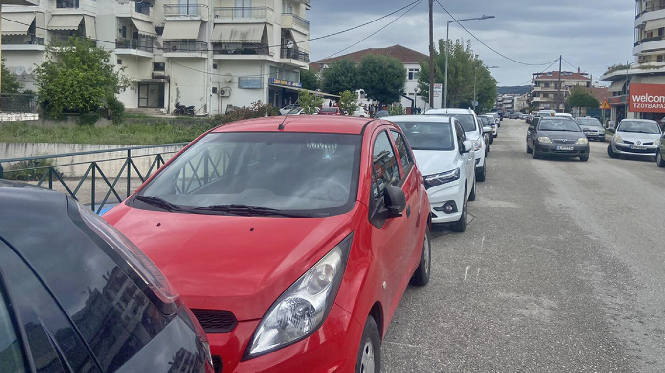 Φωτογραφίες το σημείο που είχε παρκαρισμένο το αυτοκίνητο ο πατέρας του βρέφους