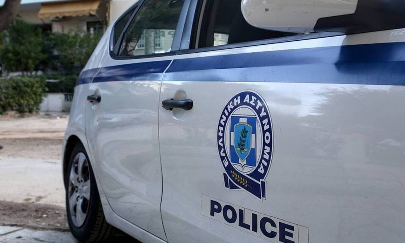 Καταδίωξαν επιβάτες μηχανής που πέταξαν ναρκωτικά