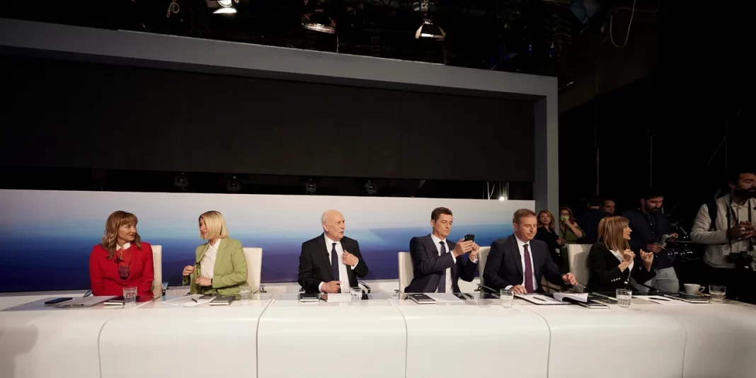 Ντιμπέιτ: Οι 6 δημοσιογράφοι αποκαλύπτουν τα παρασκήνια – Άναυδοι με την ατάκα Ανδρουλάκη για τις υποκλοπές