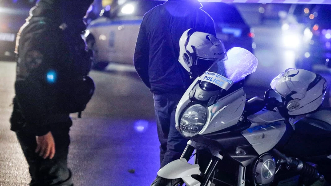 Μετωπική σύγκρουση ΙΧ με μοτοσικλετιστές της ΔΙΑΣ - Σε σοβαρή κατάσταση ο ένας αστυνομικός