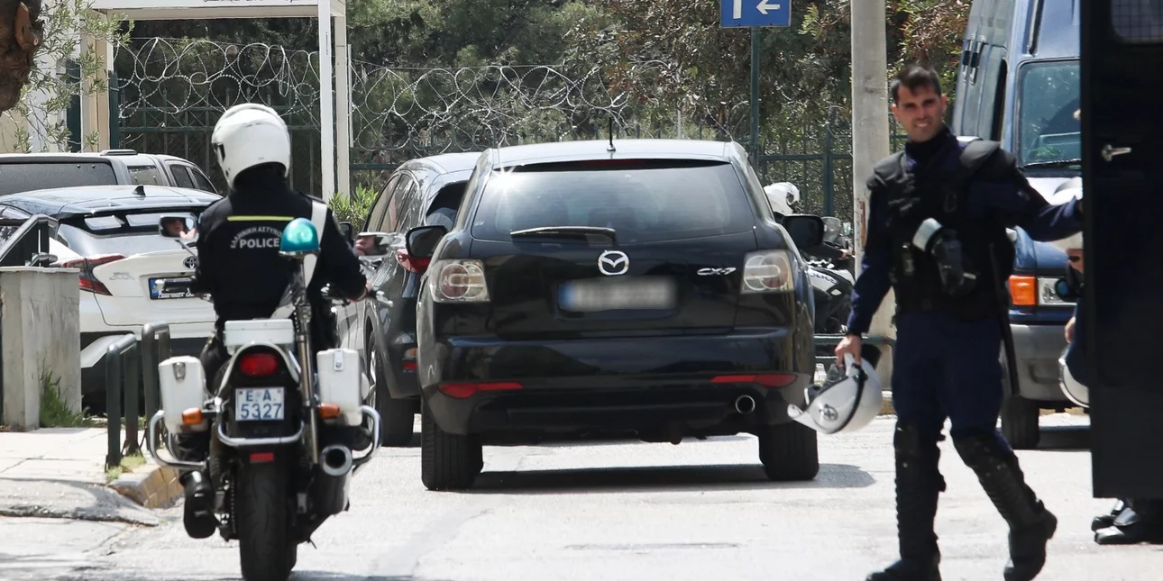 Στη φυλακή τα δύο αδέλφια για τη δολοφονία Καραϊβάζ -«Δεν έχουμε καμία σχέση», λένε