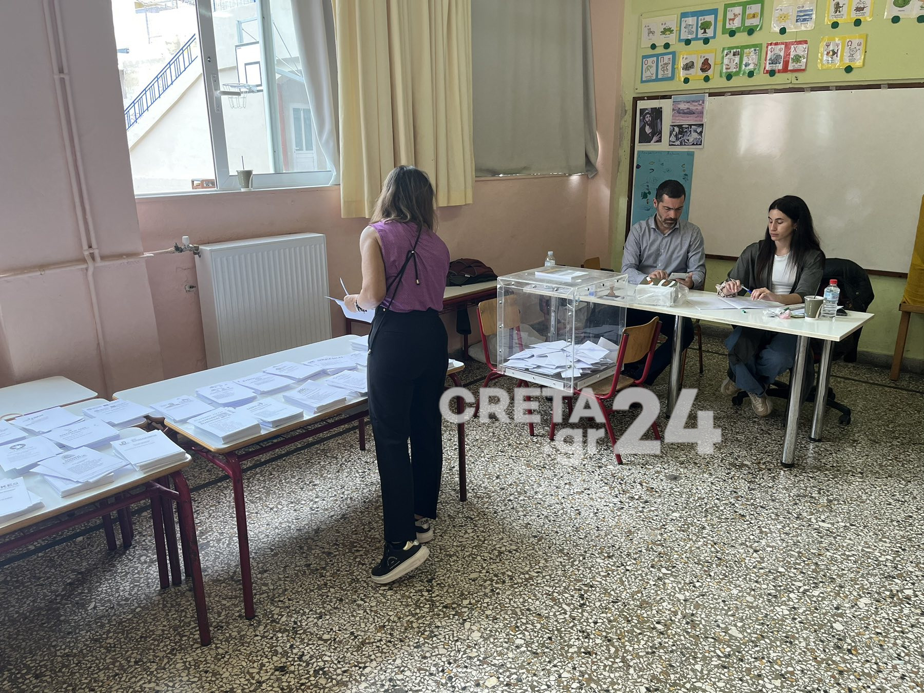 Εκλογές 2023: Στις κάλπες οι Κρητικοί – Ομαλά διεξάγεται η διαδικασία