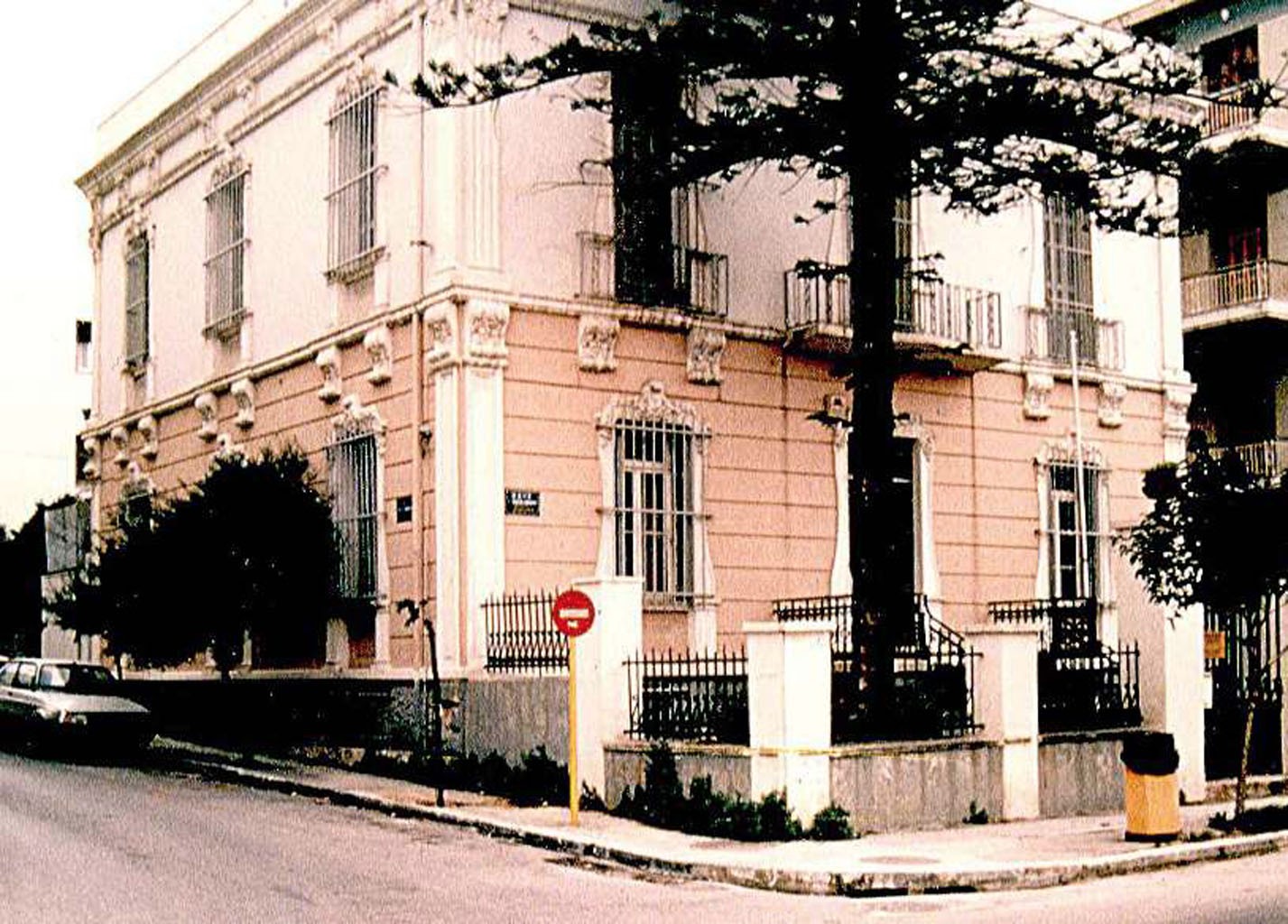 Ερώτηση από τη Λαϊκή Συσπείρωση για εγκατάλειψη του Ιστορικού Αρχείου Κρήτης στα Χανιά