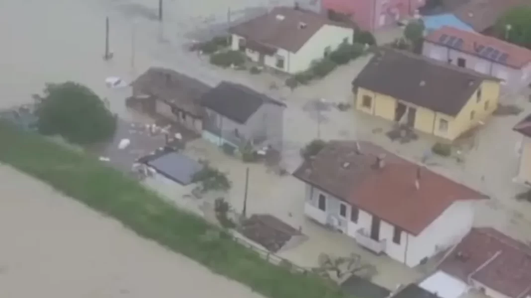 Ιταλία: Πέντε οι νεκροί από την κακοκαιρία - Τεράστια η περιοχή που έχει πλημμυρίσει