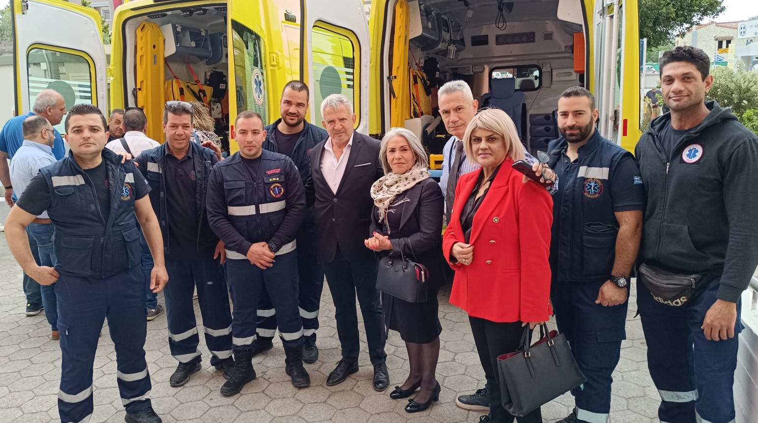 Στην τελετή παράδοσης του νέου ασθενοφόρου ο Δήμαρχος Φαιστού Γρηγόρης Νικολιδάκης