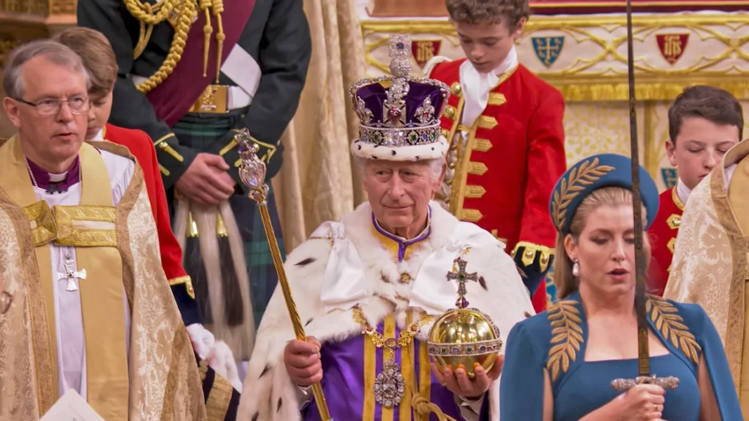 Βασιλιάς Κάρολος: Πέταξε έξω από την πρόβα της στέψης του, εικονολήπτη του BBC - Τραβούσε κρυφά