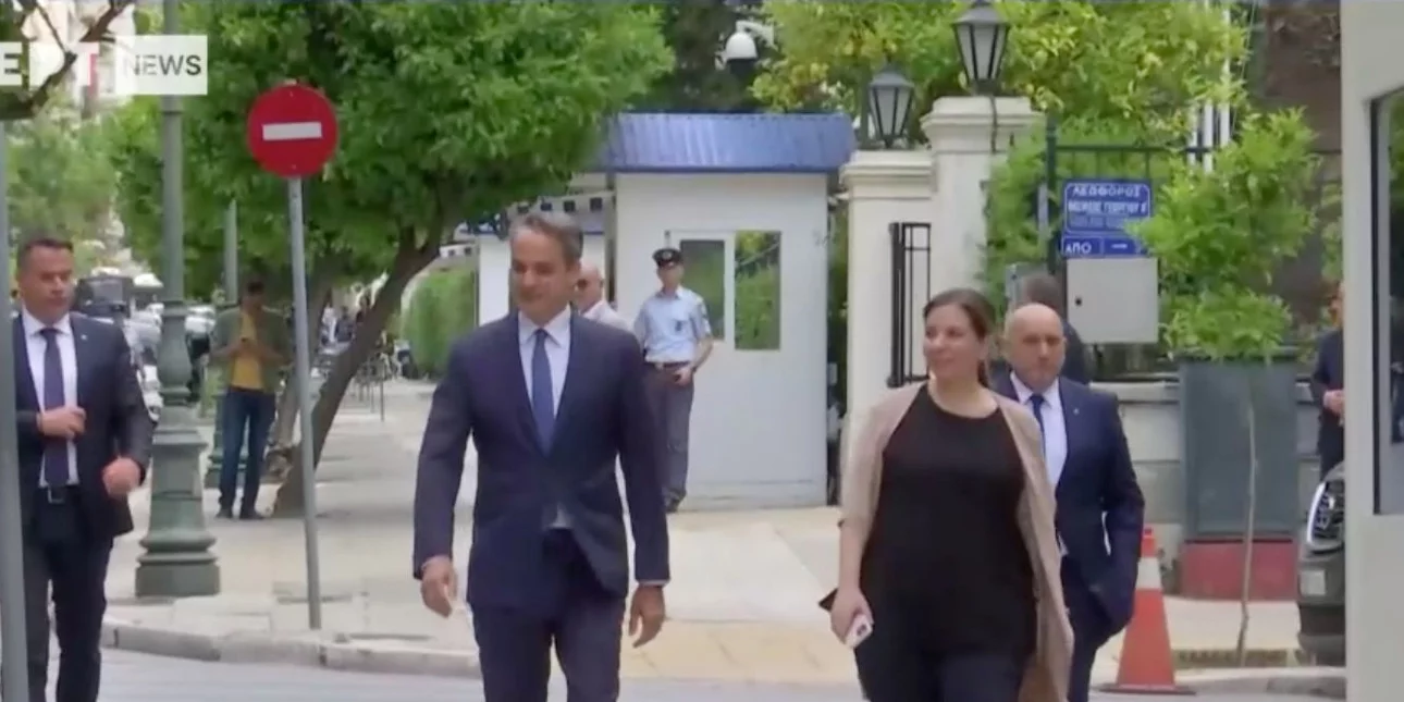 Στην ΠτΔ ο Μητσοτάκης, παρέλαβε τη διερευνητική εντολή: «Θα την επιστρέψω το απόγευμα, εκλογές το συντομότερο»