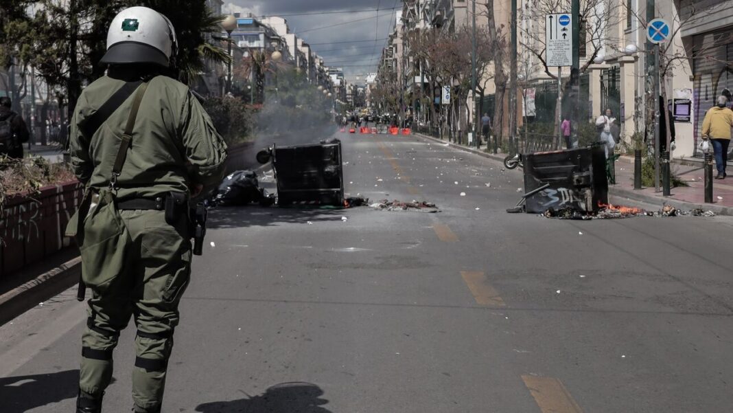 Ένταση τα ξημερώματα στην Πολυτεχνειούπολη – Τραυματίστηκε αστυνομικός