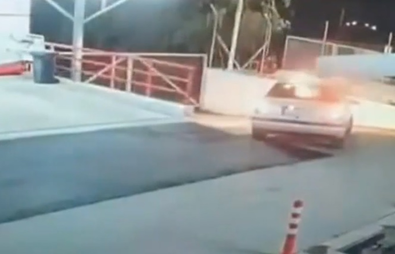 Αυτοκίνητο έπιασε φωτιά από διαρροή υγραερίου