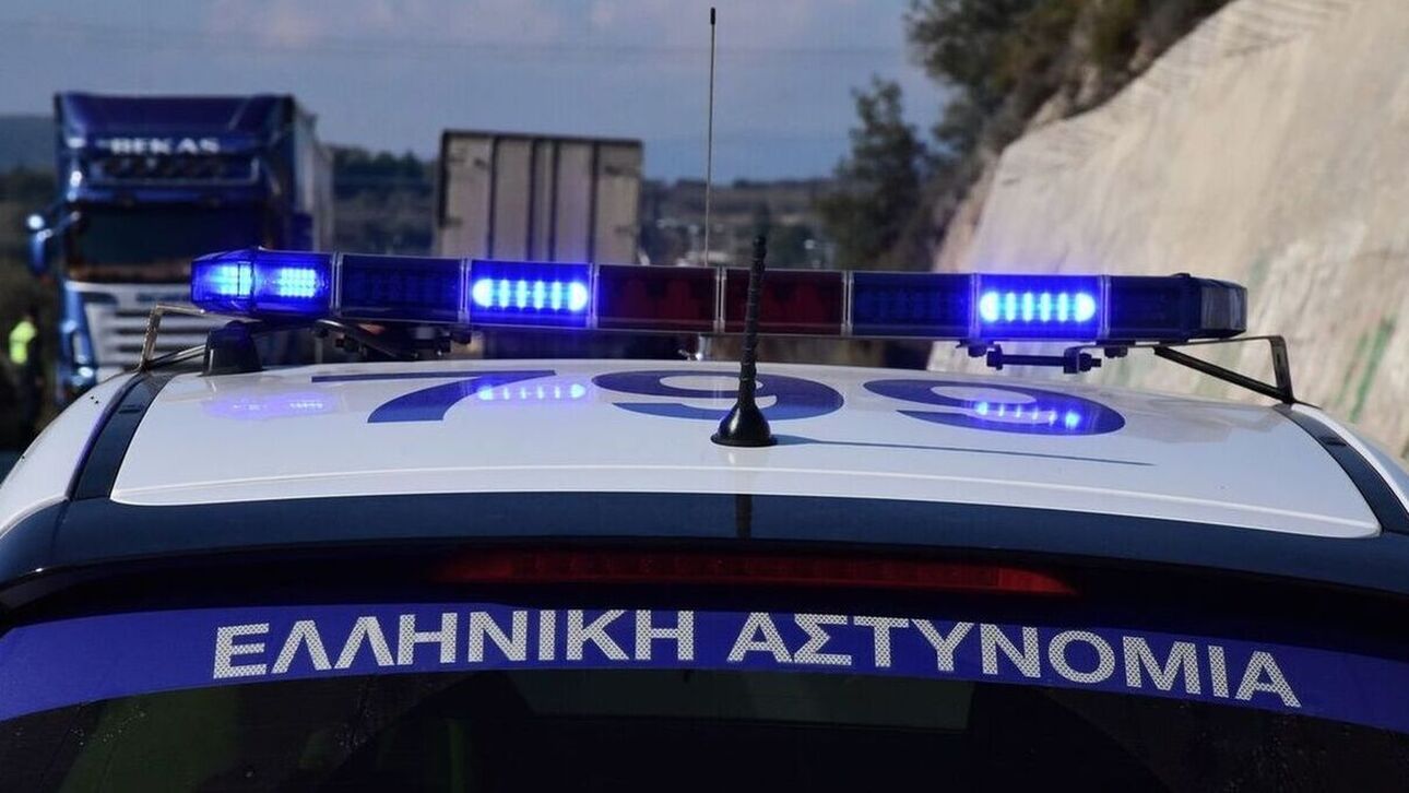 Τούρκος σώθηκε από ατύχημα, αλλά έδειρε Πυροσβέστες γιατί πάτησαν το χαλάκι προσευχής