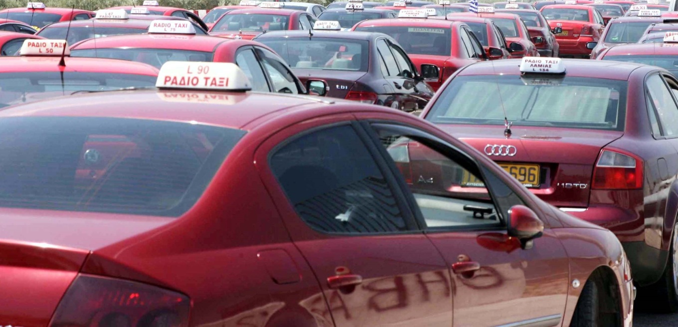 Ανήλικοι λήστεψαν ταξιτζή που τους πήρε κούρσα