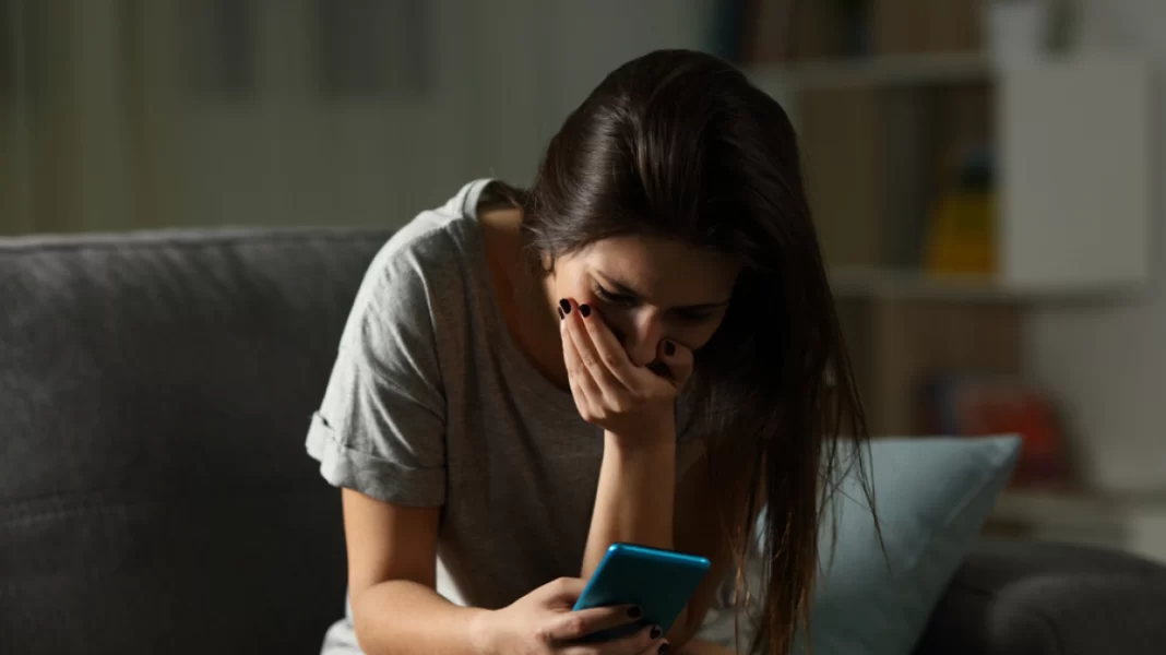 Έτσι διακινούσε τις ψεύτικες γυμνές φωτογραφίες ο 15χρονος – «Προδόθηκε» από ένα group chat