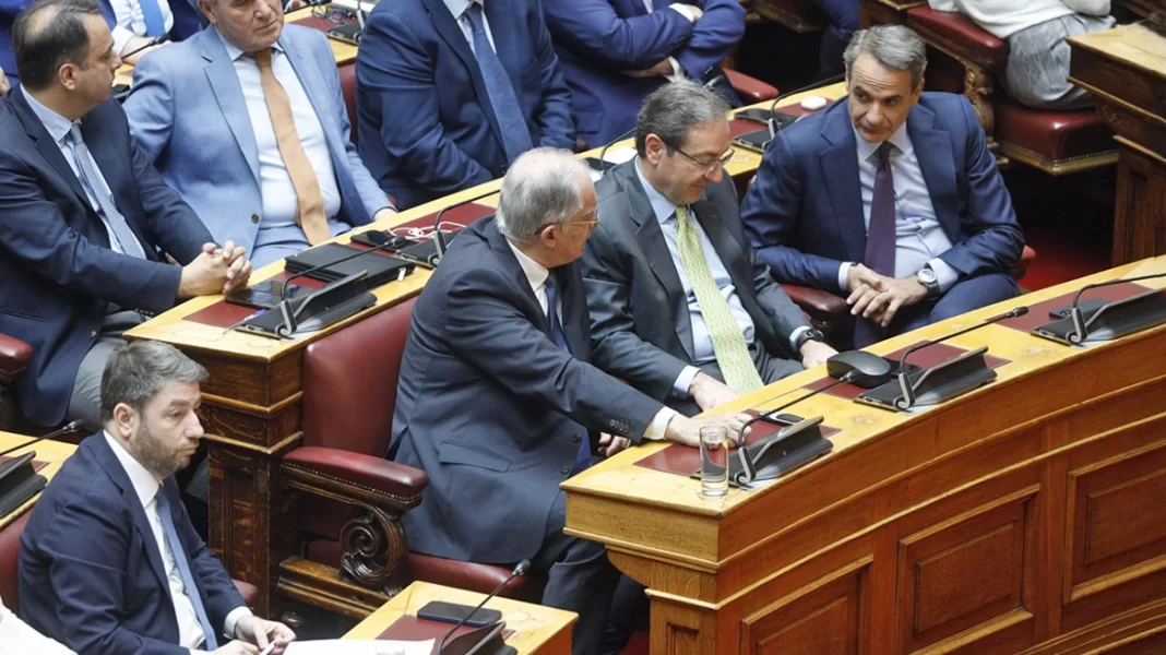 Επανεξελέγη πρόεδρος της Βουλής με 270 ψήφους ο Τασούλας