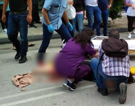 Σοβαρό τροχαίο με παράσυρση πεζής από μηχανή