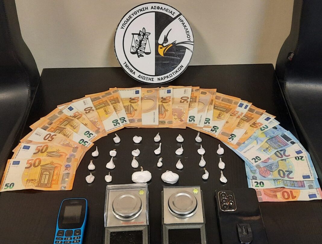 Ηράκλειο: Τους έπιασαν πάνω στο νταραβέρι κοκαΐνης