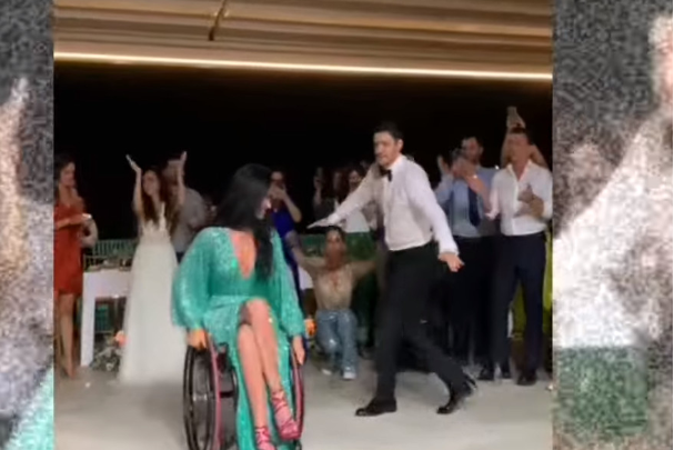 Χόρεψε μπάλο με το αμαξίδιο στον γάμο του αδερφού της και καταχειροκροτήθηκε
