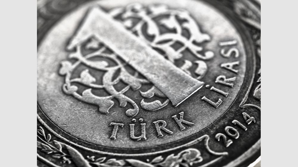 «Κατρακυλά» η τουρκική λίρα: Ξεπέρασε το 25,7 στο δολάριο