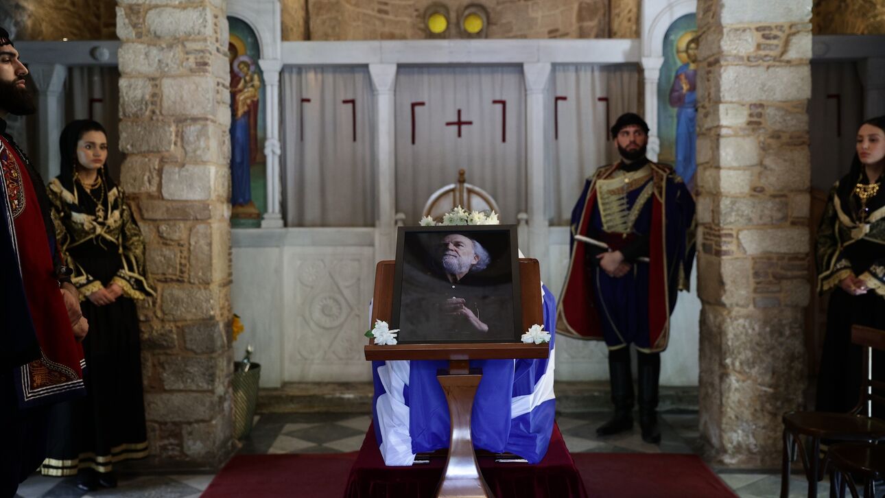 Γιάννης Μαρκόπουλος: Δημοσία δαπάνη η κηδεία του – Σε λαϊκό προσκύνημα η σορός του