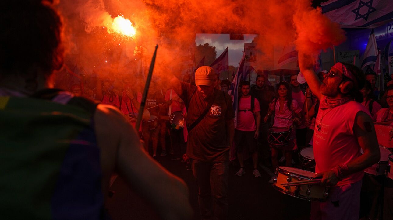 Ισραήλ: 100.000 χιλιάδες άνθρωποι στους δρόμους του Τελ Αβίβ κατά του Νετανιάχου