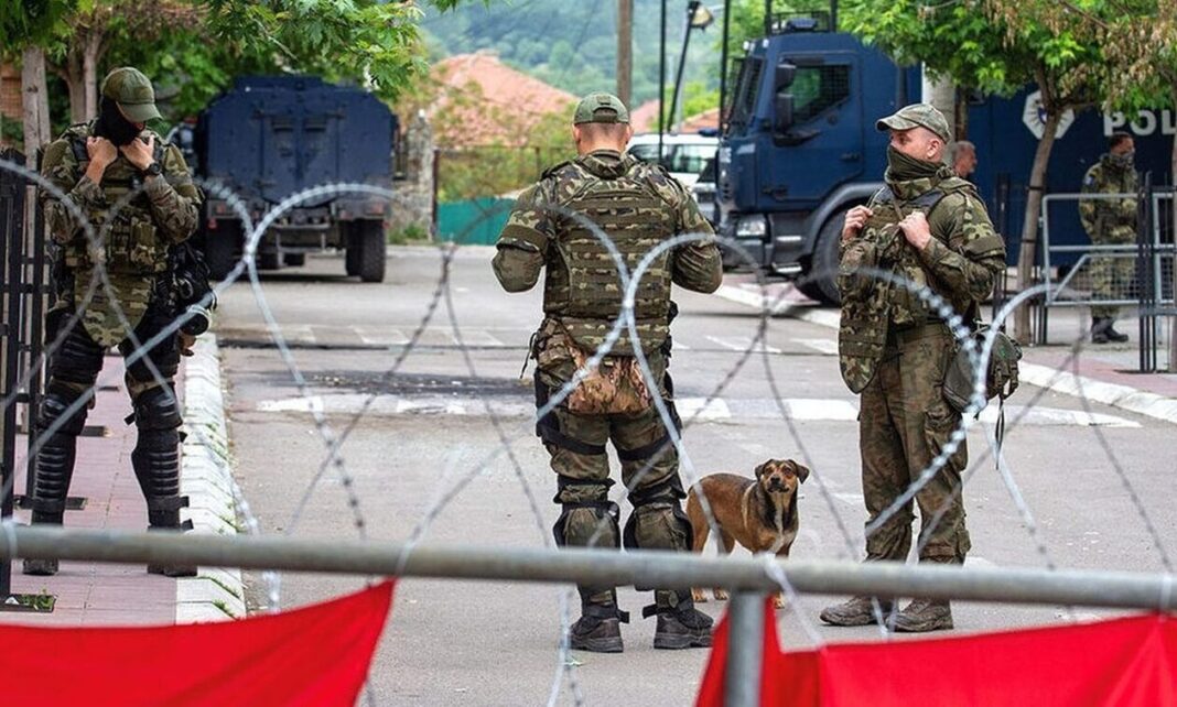 Σερβία: Απελευθερώνονται οι τρεις κοσοβάροι αστυνομικοί