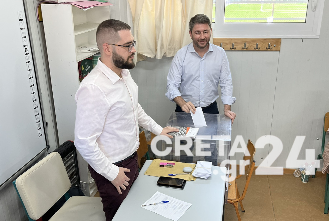 Στο σεισμόπληκτο Αρκαλοχώρι ψήφισε ο Νίκος Ανδρουλάκης