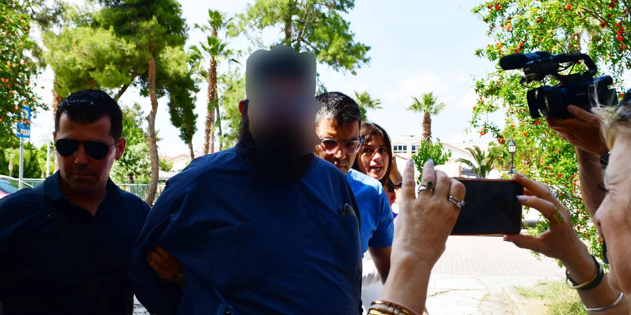 Στα δικαστήρια ο ιερέας που κατηγορείται για ασέλγεια σε 12χρονο – Τι ισχυρίστηκε