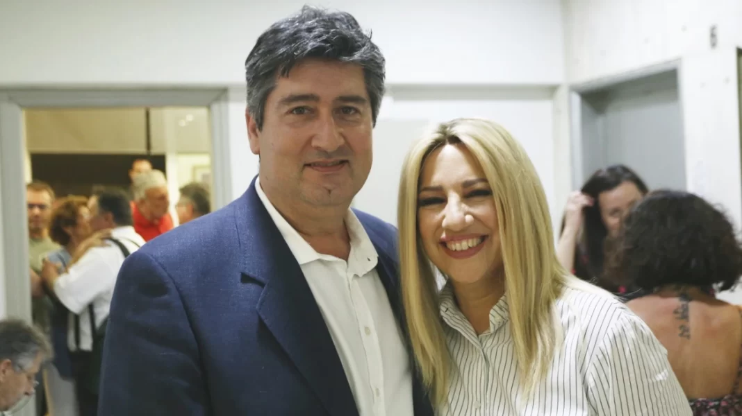 «Πιστεύω ότι με κάποιο τρόπο η Φώφη βλέπει και χαίρεται για την άνοδο του ΠΑΣΟΚ» λέει ο σύζυγός της