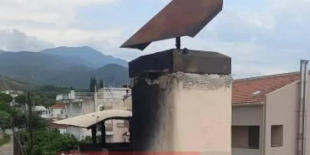 Κεραυνός χτύπησε καμινάδα σπιτιού – Κάηκαν οι ηλεκτρικές συσκευές (εικόνες)