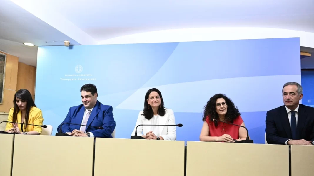 Υπουργείο Εσωτερικών - Κεραμέως: Στόχος ένα πιο σύγχρονο και αποτελεσματικό κράτος για τον πολίτη