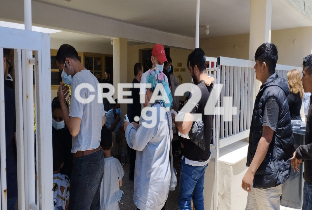 Hράκλειο: Στον εισαγγελέα οι δύο φερόμενοι διακινητές των μεταναστών