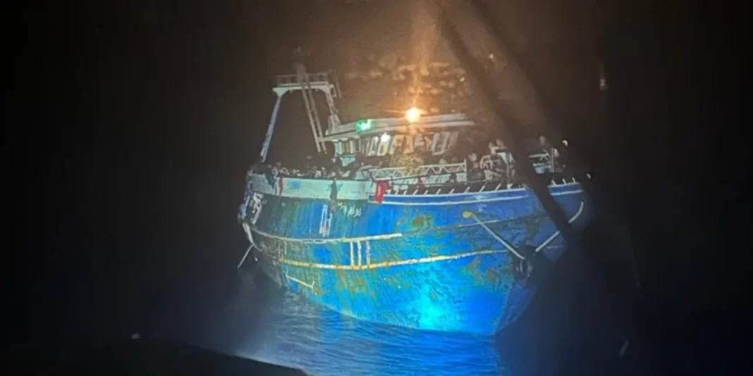 Κυβερνητικός εκπρόσωπος: «No help… Go Italy» έλεγαν οι μετανάστες στο Λιμενικό, αρνήθηκαν κάθε βοήθεια