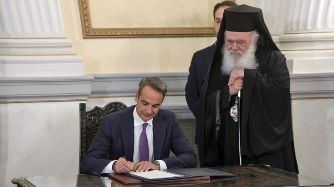 Oρκίζεται το μεσημέρι η νέα κυβέρνηση – Παραλαμβάνουν τα χαρτοφυλάκιά τους οι νέοι υπουργοί