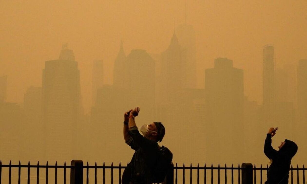 Πυρκαγιές στον Καναδά: Οι καπνοί «έπνιξαν» τη Νέα Υόρκη