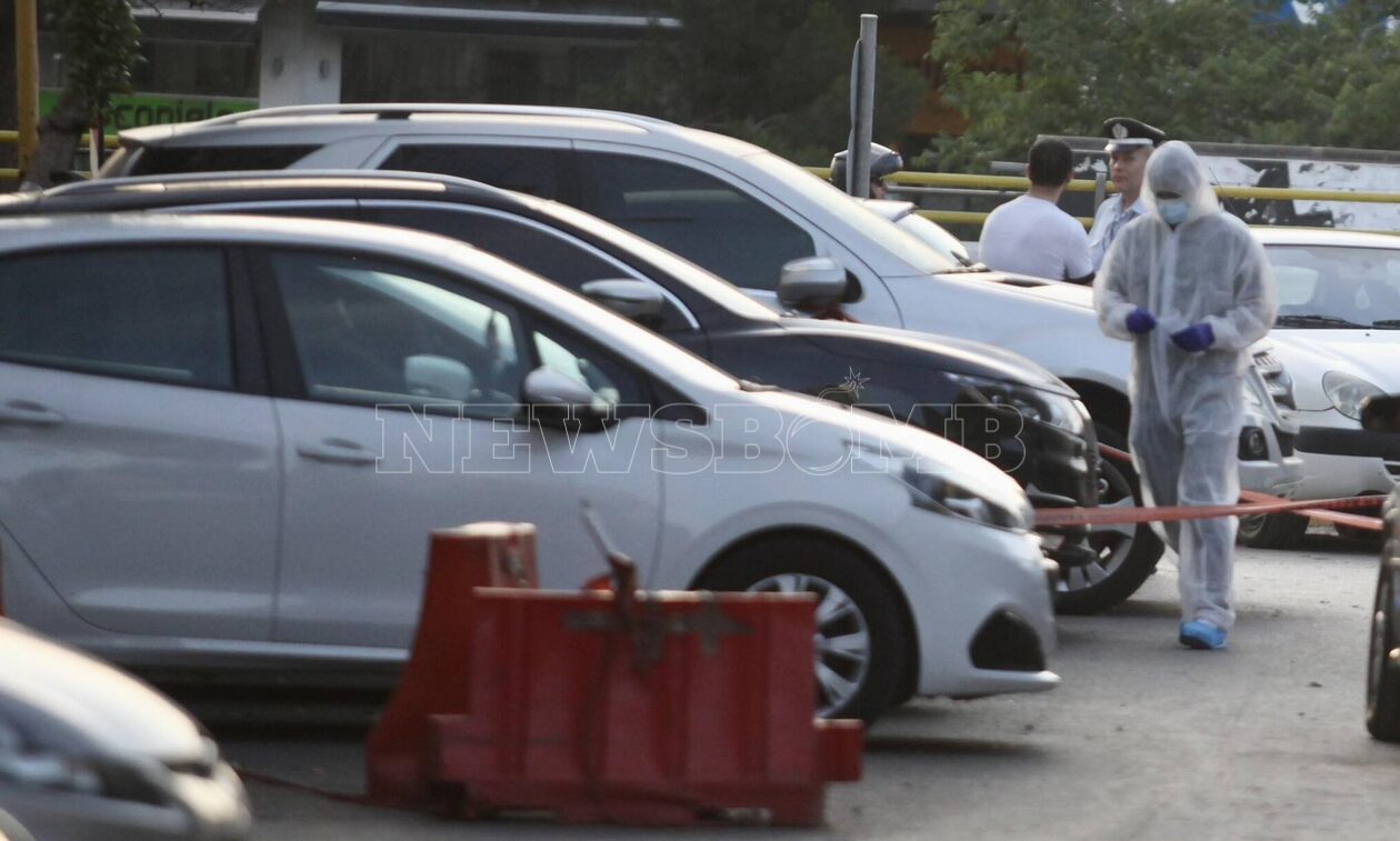 Έρευνες στο αυτοκίνητο που βρέθηκε με βαρύ οπλισμό