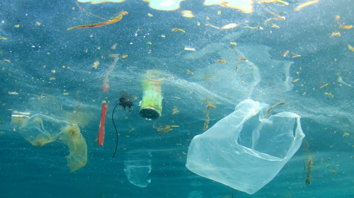 Σε τροχιά συμφωνίας 180 κράτη για τα πλαστικά – Στόχος να υπογραφεί συνθήκη το 2024