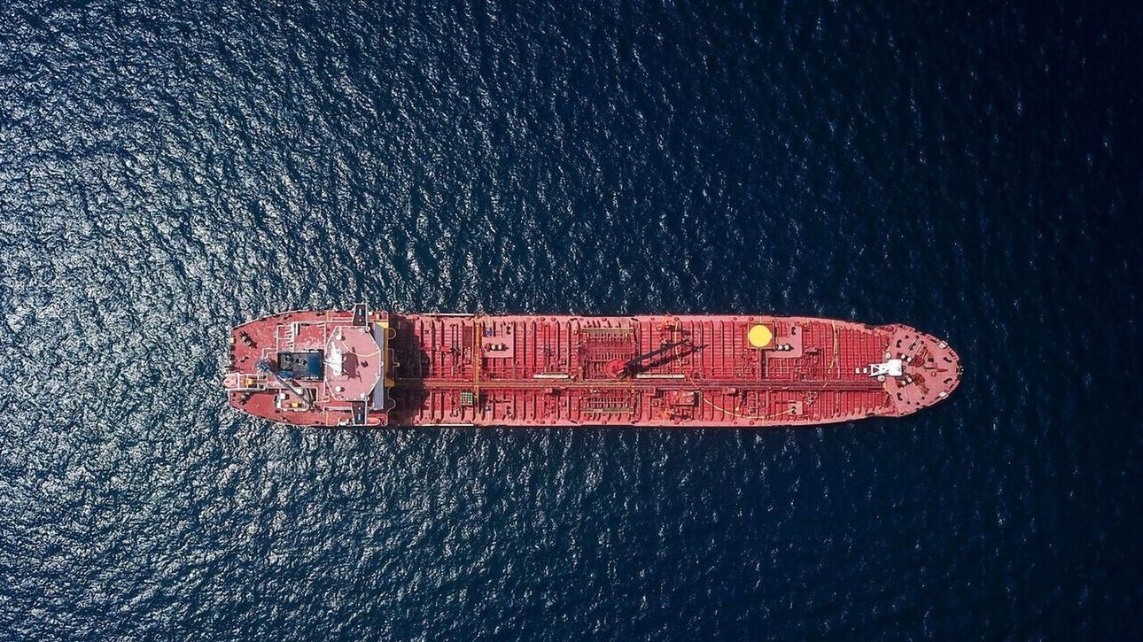 Νεκρός εντοπίστηκε ναυτικός μέσα σε φορτηγό πλοίο