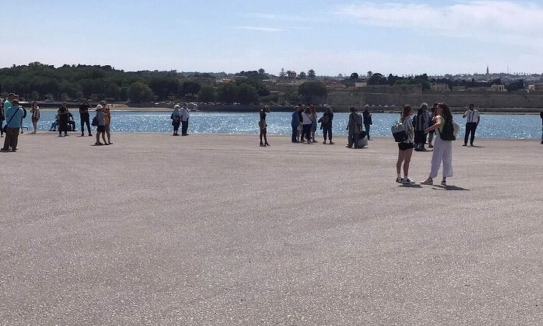 Τηλεφώνημα για βόμβα σε δύο πλοία - Επέστρεψε το ένα, δεν αναχώρησε το δεύτερο